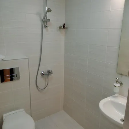 Avalon Hotel 3*