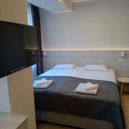 Avalon 3*