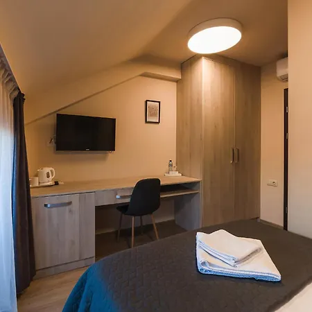 Hotel Avalon 3*