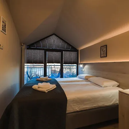 Hotel Avalon